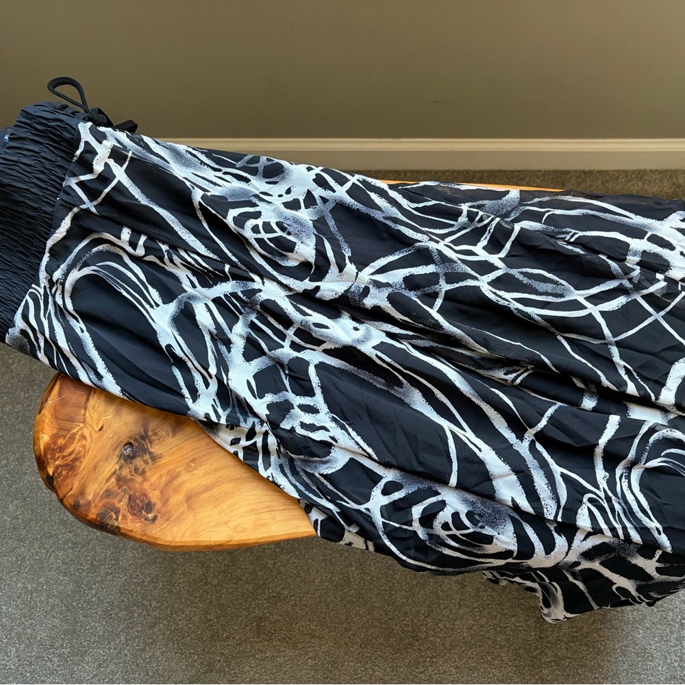 Lapis Black and White Abstract Maxi Skirt - Picture 3 of 6